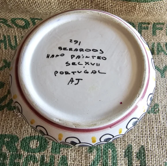 Beraroos Portugal Pitcher Handpainted - Picture 6 of 7